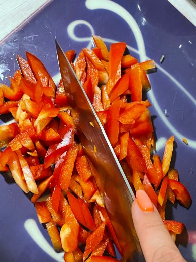 Славянский борщ с луком порей, свеклой и квашеной капустой на говяжьем бульоне - Шаг 5