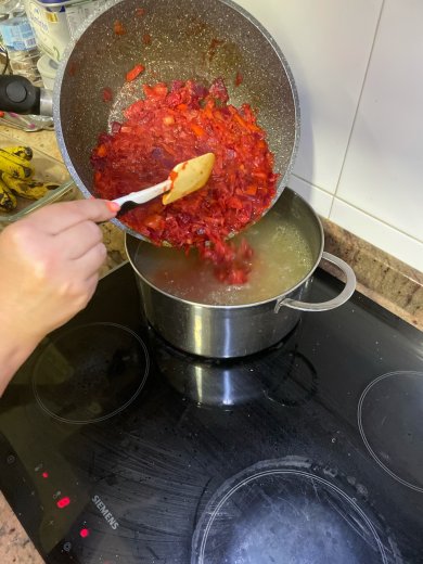 Славянский борщ с луком порей, свеклой и квашеной капустой на говяжьем бульоне - Шаг 12