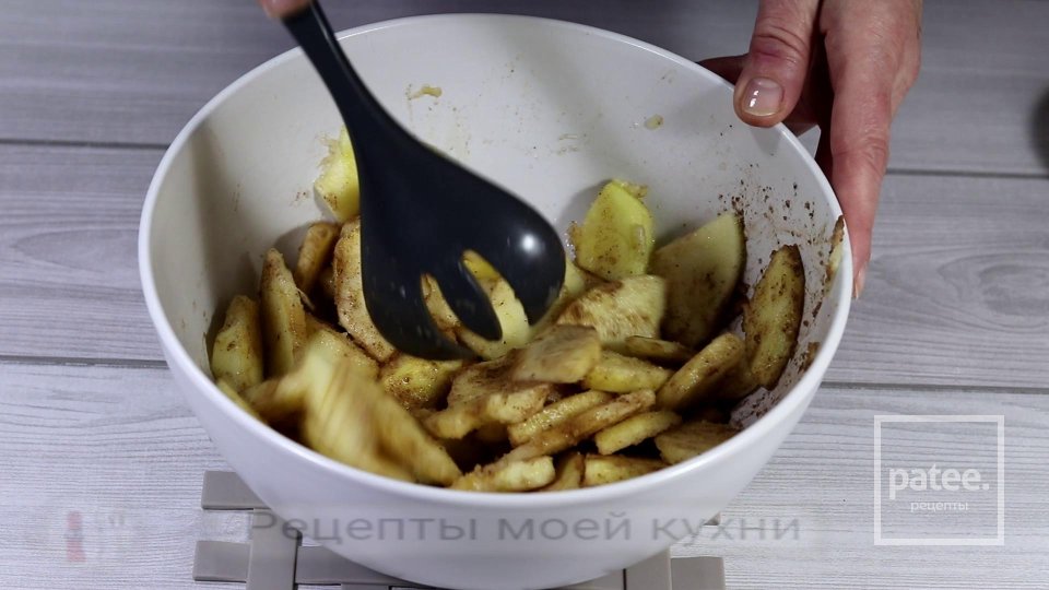 Яблочный пирог на творожном тесте - Шаг 6