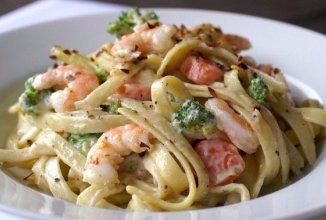 Паста с креветками в чесночно-сливочном соусе 🍝