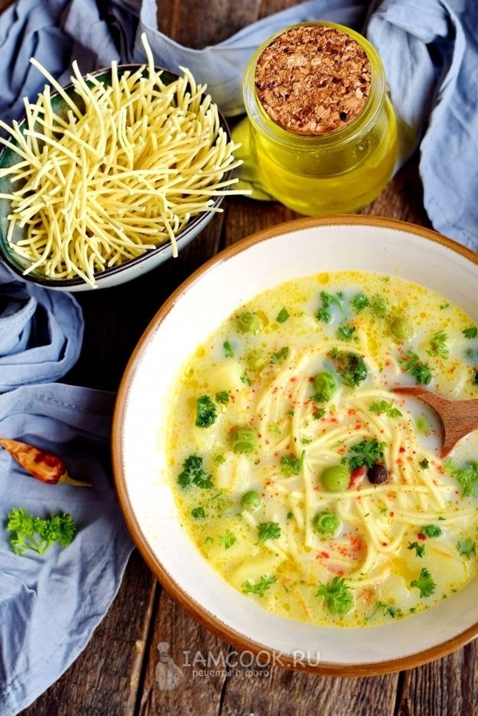 Сырный суп с яичной лапшой и зеленым горошком🍲