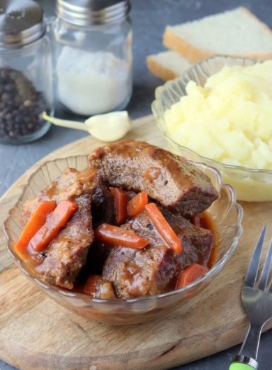 Тушеная говядина крупными кусками с подливкой 🥩 - Шаг 8