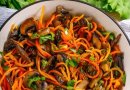 Салат с жареными грибами и корейской морковью 🥗