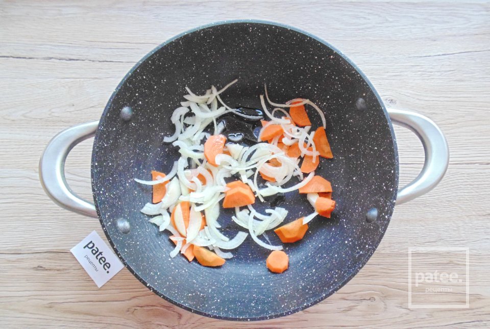 Курица тушеная в сметане - Шаг 5