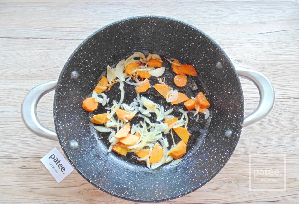 Курица тушеная в сметане - Шаг 6