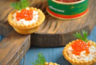Тарталетки с начинкой из тунца, творожного сыра и красной икры. 👍🏼
