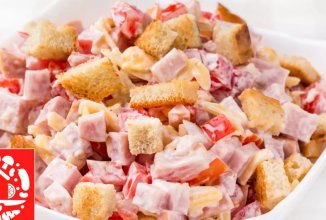 Салат с ветчиной и сухариками 🥗