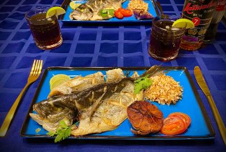 Распластанная Дорада с рисом и вермишелью