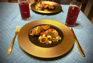 Жареная печень с хурмой