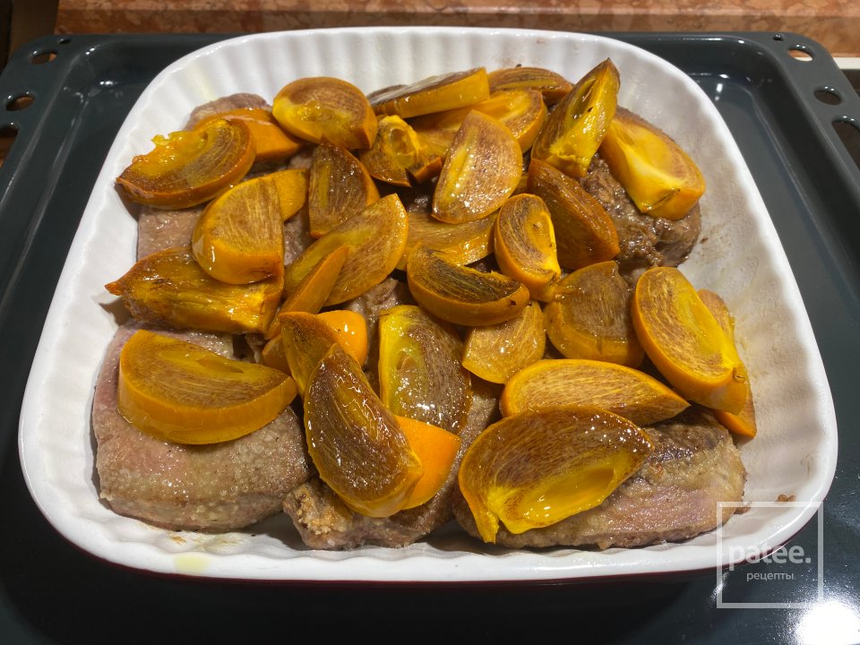 Жареная печень с хурмой - Шаг 10