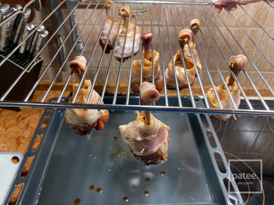 Медово-имбирные куриные ножки на гриле с кисло-сладким зелёным салатом - Шаг 5