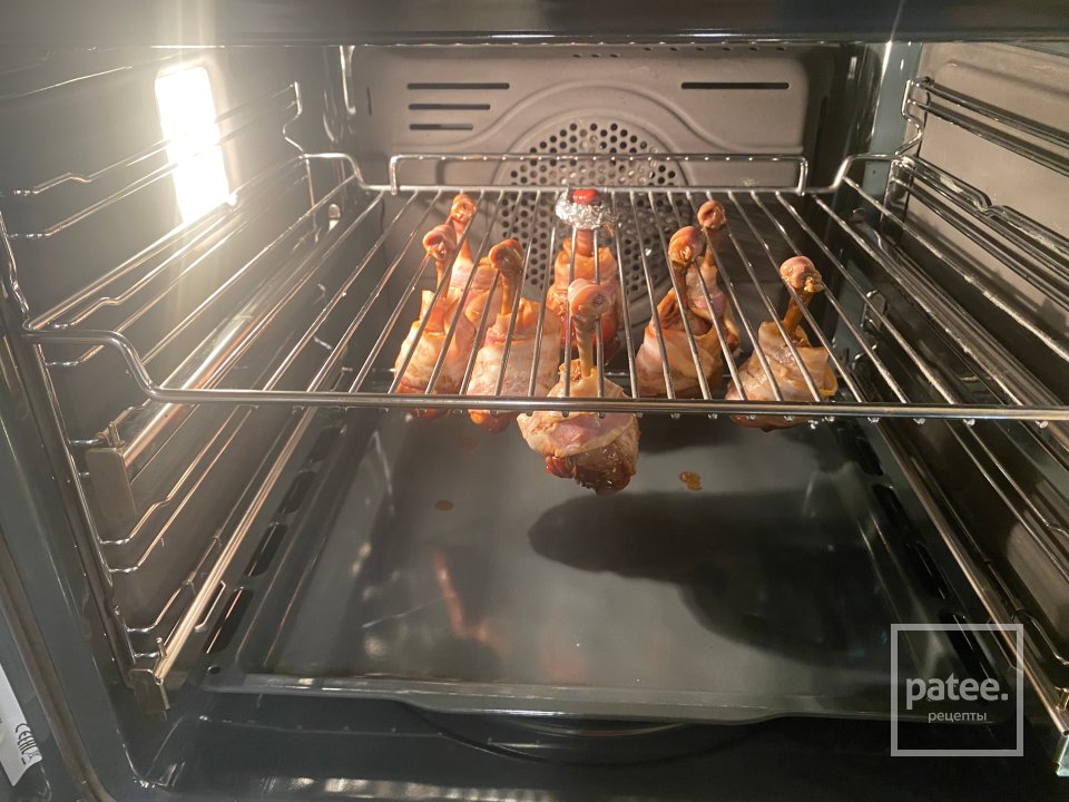 Медово-имбирные куриные ножки на гриле с кисло-сладким зелёным салатом - Шаг 6