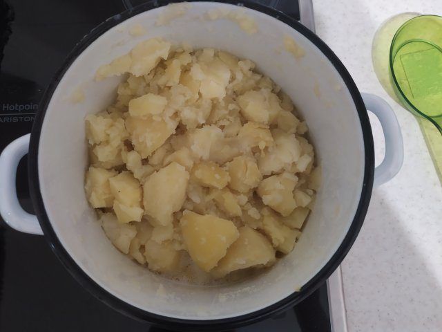Картофель отварной с маслом