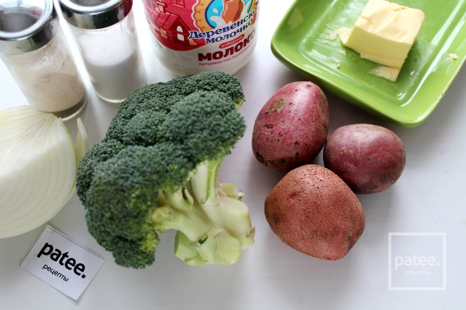 Картофельное пюре с брокколи на сливочном масле и молоке - Шаг 1