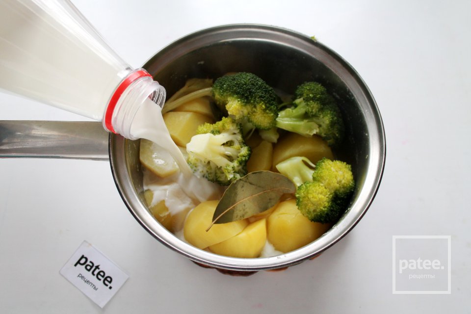 Картофельное пюре с брокколи на сливочном масле и молоке - Шаг 9
