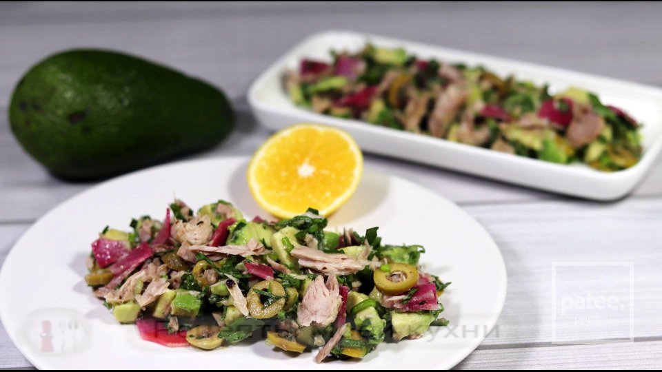 Салат с тунцом, оливками, редисом и авокадо - Шаг 9