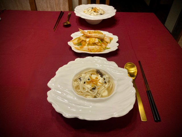 Японская лапша на даси, с сушеным крилем, тофу и быстрая кимчи