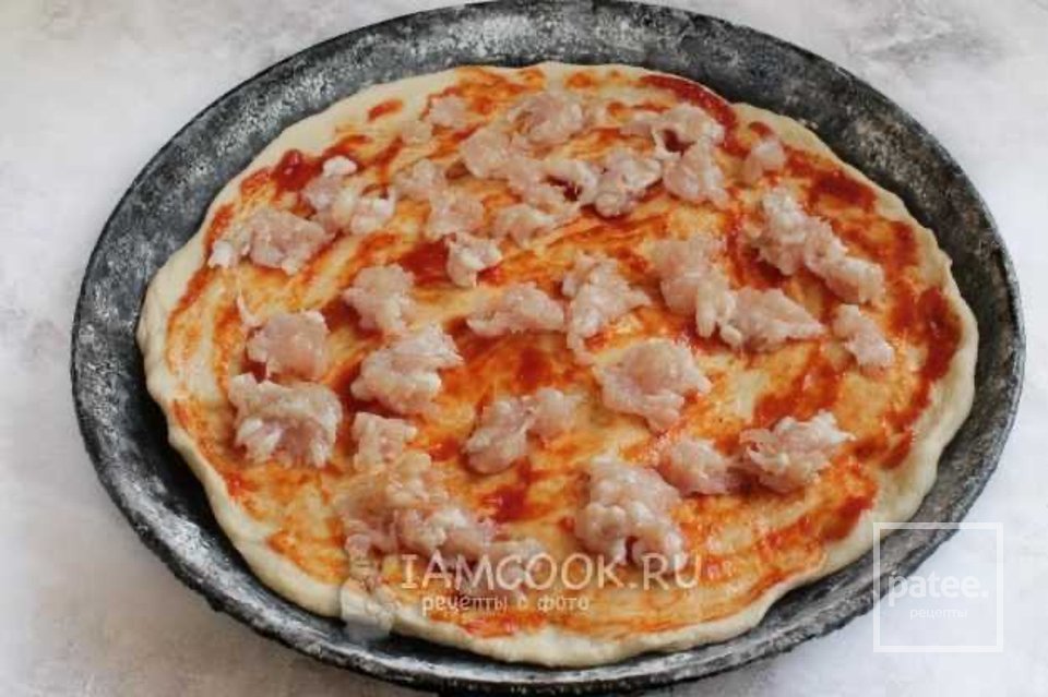 Пицца с фаршем, помидорами и луком 🍕 - Шаг 3