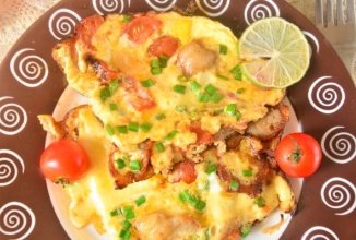 Омлет с беконом и помидорами черри 👍🏼