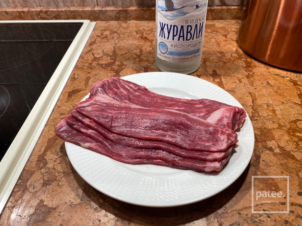 Пулькоги — корейская маринованная говядина с овощами и хрустящей лапшой - Шаг 1