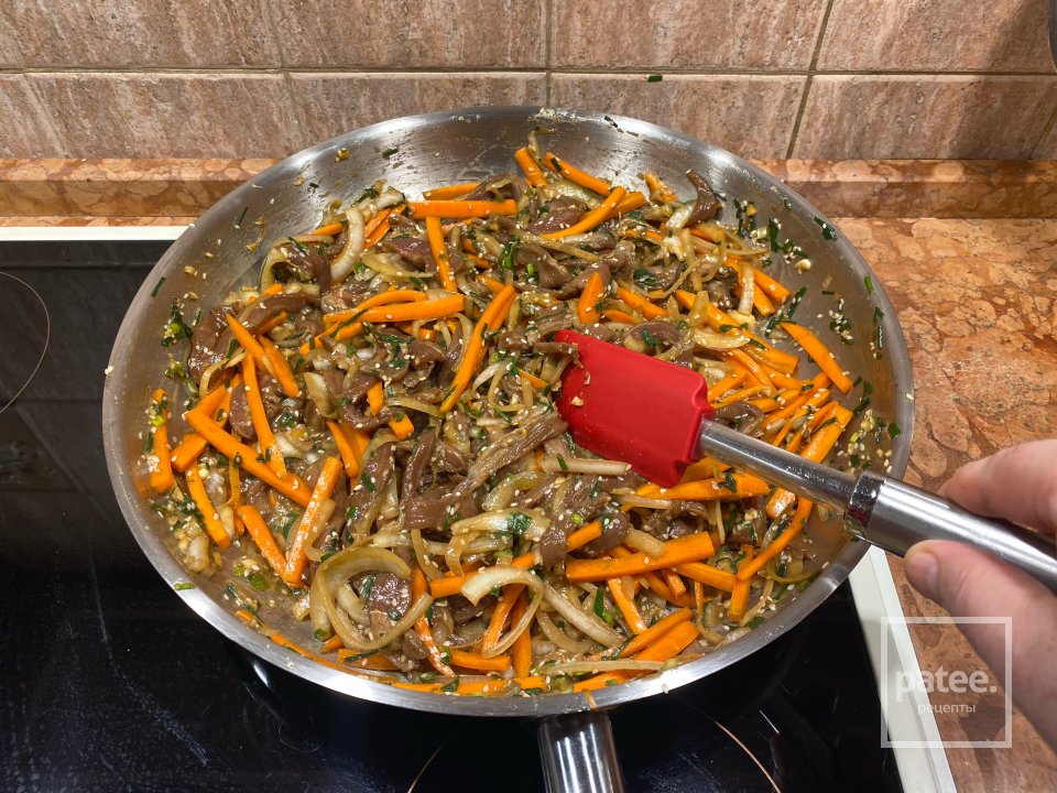 Пулькоги — корейская маринованная говядина с овощами и хрустящей лапшой - Шаг 8