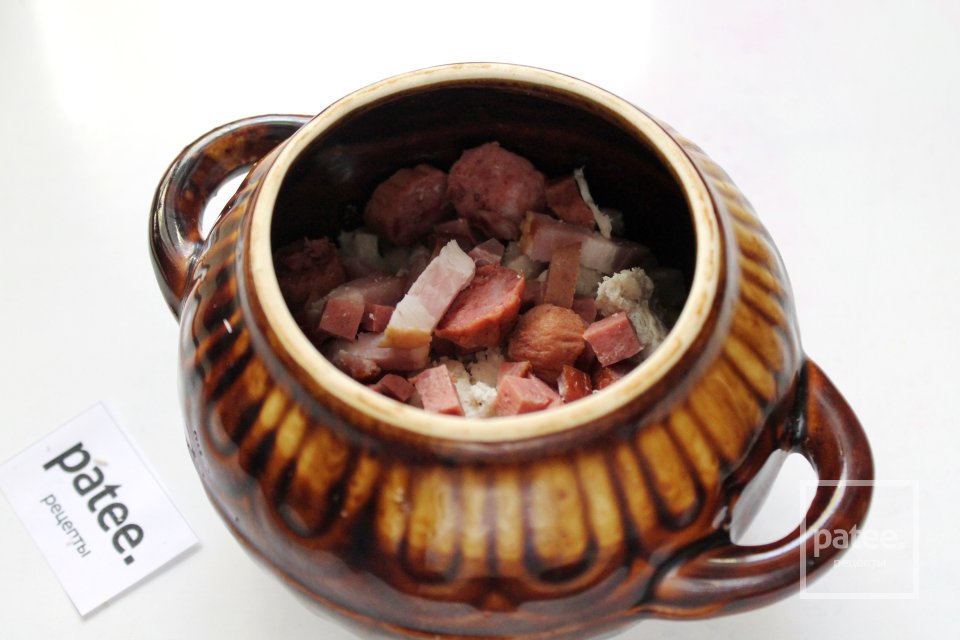 Солянка по-домашнему в горшочках в духовке - Шаг 7