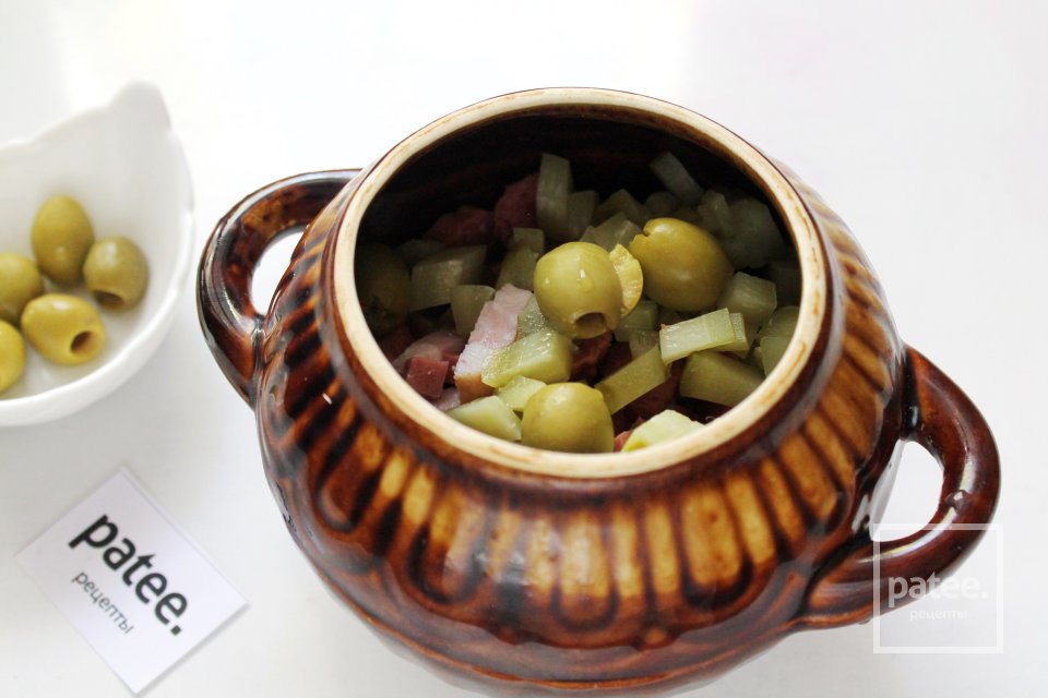 Солянка по-домашнему в горшочках в духовке - Шаг 9