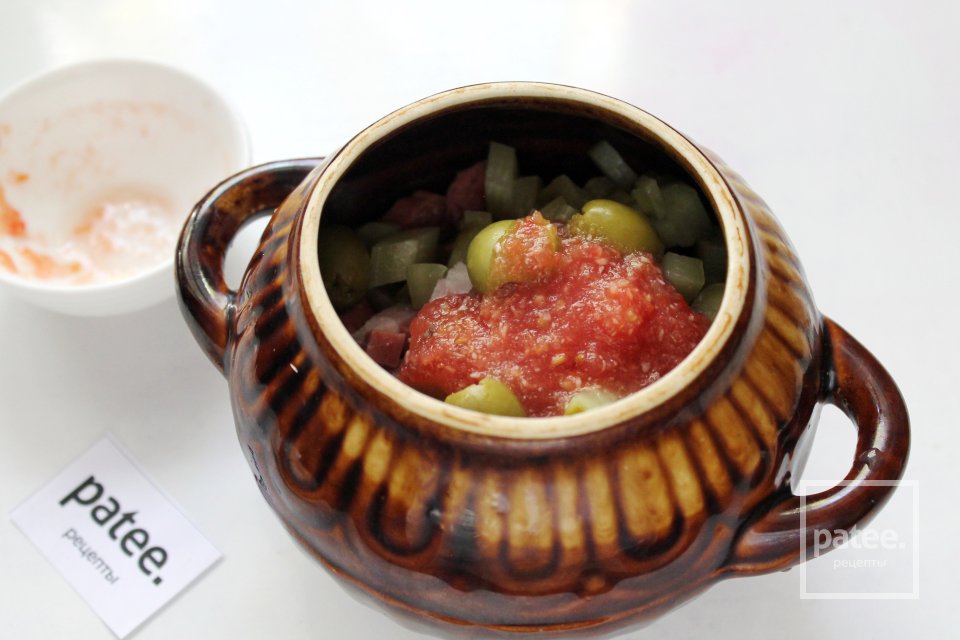 Солянка по-домашнему в горшочках в духовке - Шаг 10