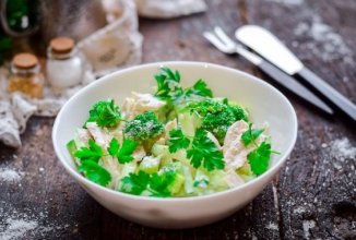 Диетический салат для похудения с брокколи и курицей 🥗