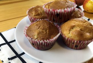 Кексы на кефире с яблоками