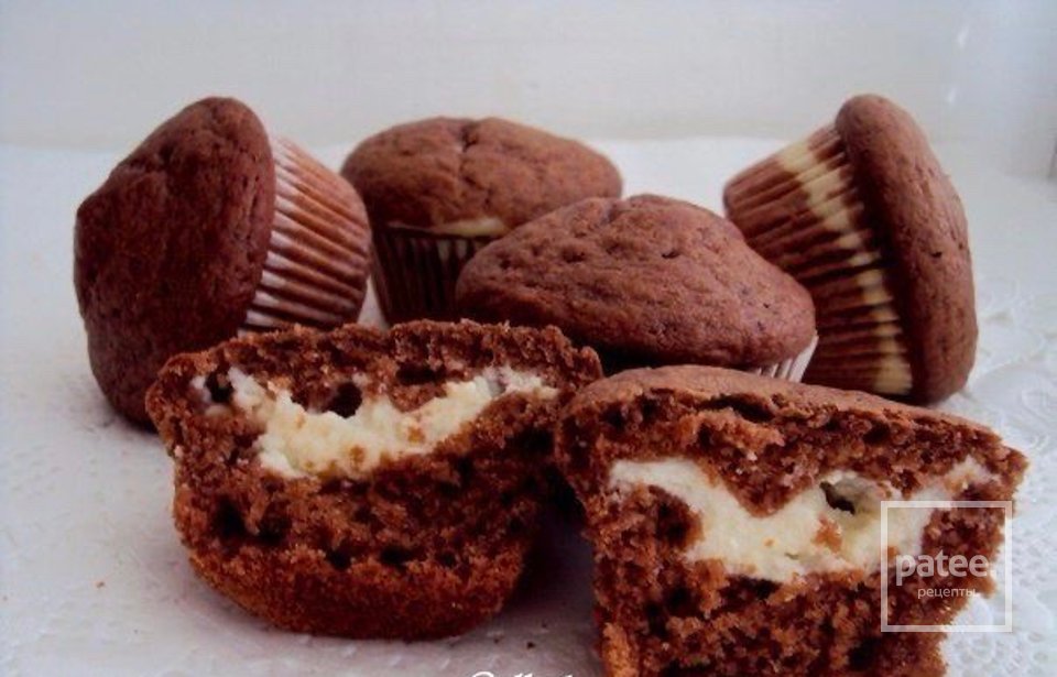 Воздушные Шоколадные Маффины с Нежнейшим Кремом 🥧 - Шаг 3