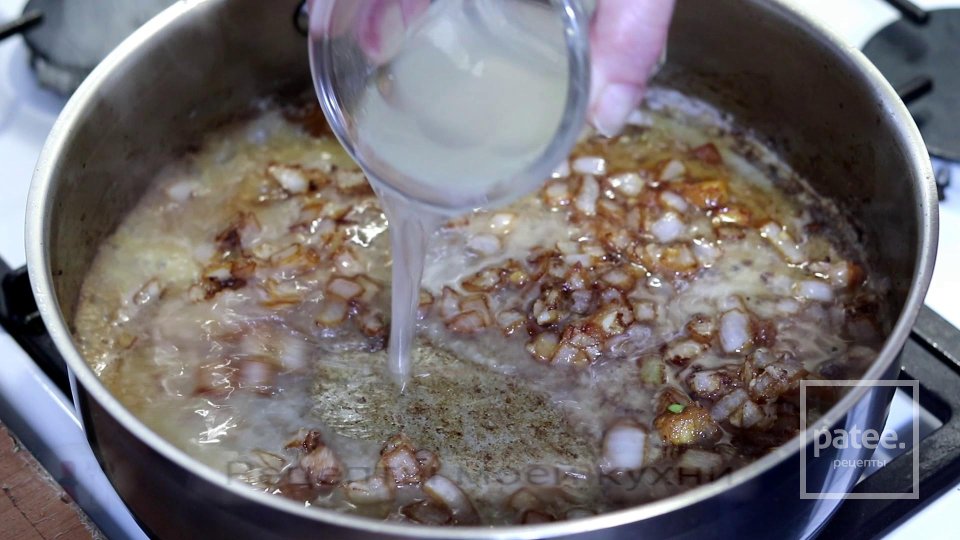 Мясо в сливочном соусе с зелёным горошком - Шаг 6