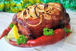 Мясо в духовке или любимый мясной рулет на праздничный стол (это несложно)!