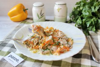 Горбуша в сметане на сковороде