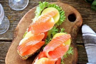 Бутерброды с лососем, картофелем и яйцом 👍🏼