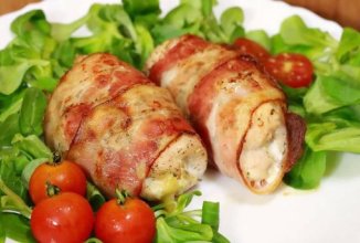 Куриные рулетики в беконе