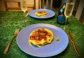 Капустный стейк с беконом и сыром