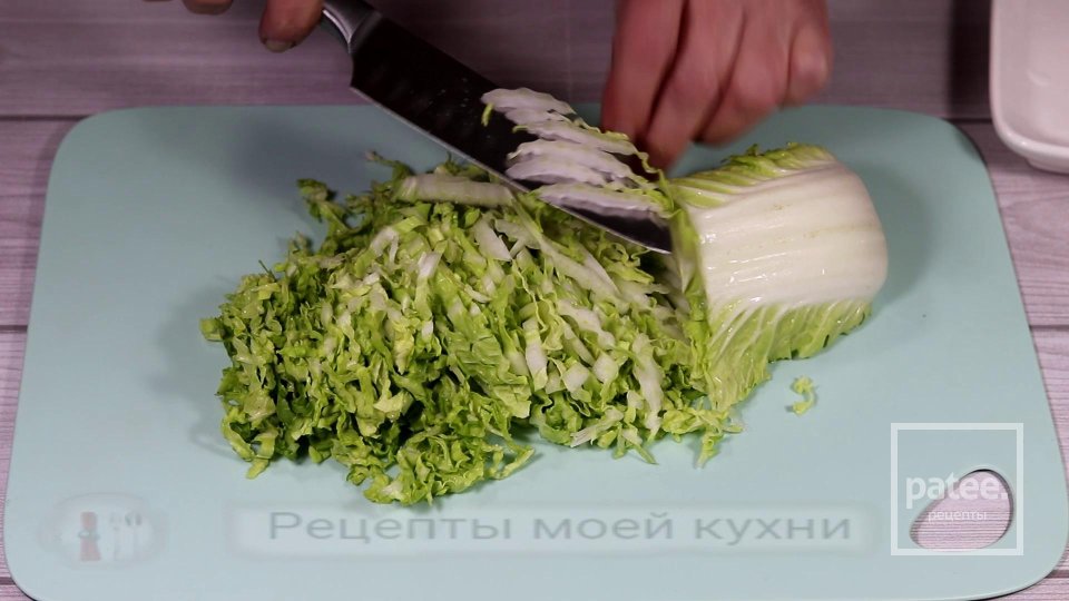 Салат за 5 минут с капустой и фасолью - Шаг 2