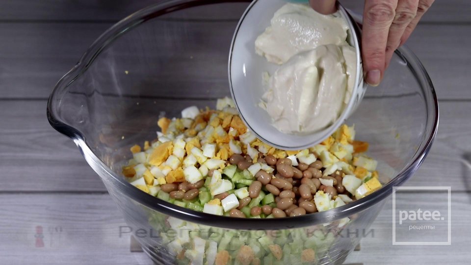 Салат за 5 минут с капустой и фасолью - Шаг 5