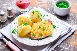 Мясо по-французски в духовке с сыром 🥩