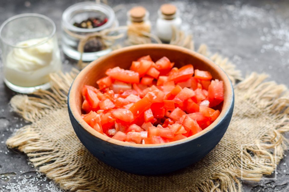 Салат с копченой курицей и помидорами  🥗 - Шаг 3