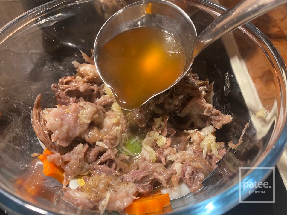 Холодец из свиных ушей и бычьих хвостов - Шаг 16