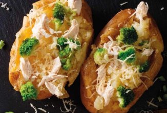 Запечённый картофель с индейкой и брокколи 🥔