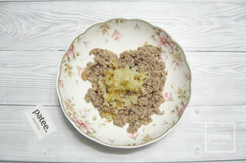 Фаршированные яйца с сардиной и луком - Шаг 5