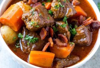 Гуляш из говядины с картошкой и морковью 🥩