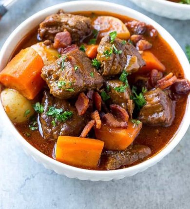 Гуляш из говядины с картошкой и морковью 🥩 - Шаг 1