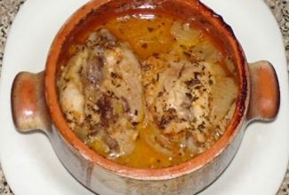 Курица в горшочке с паприкой и сливками 🍗