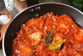 Свиная вырезка в томатном соусе на сковороде 🥩