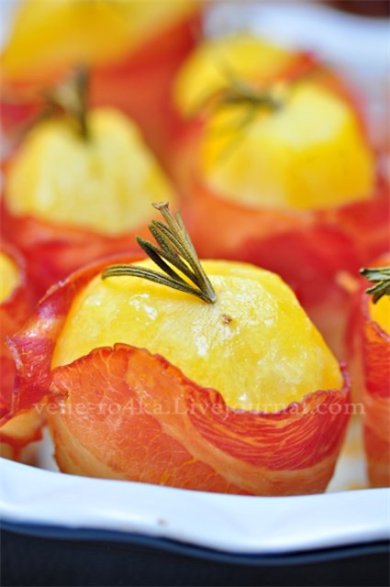 Запеченная картошка в беконе и с розмарином 🥔 - Шаг 1