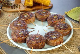 Мясной рулет с начинкой на гриле 🥩